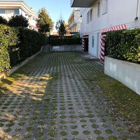 公寓 Duplex With Parking In